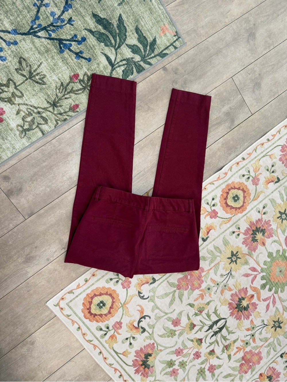 Old Navy Women's Burgundy Wine High Rise Pixie Ankle Pants Size 8
Beautiful Old - Picture 11 of 15